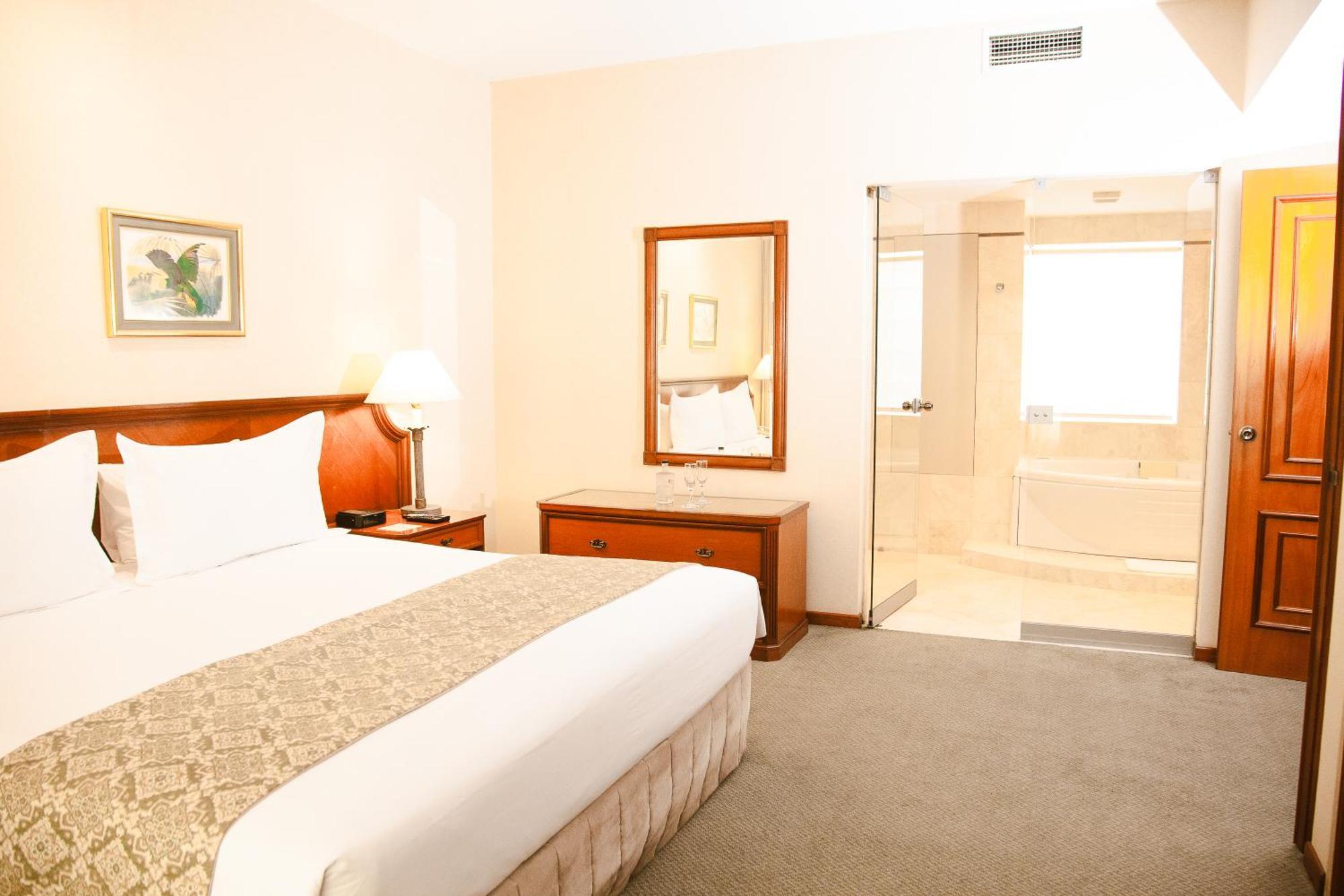 Los Tallanes Hotel & Suites Lima Exterior foto