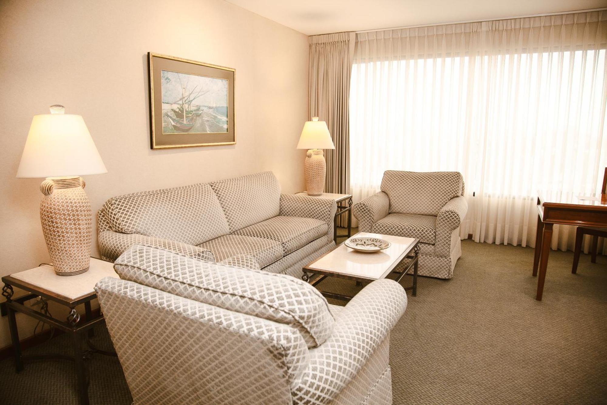 Los Tallanes Hotel & Suites Lima Exterior foto
