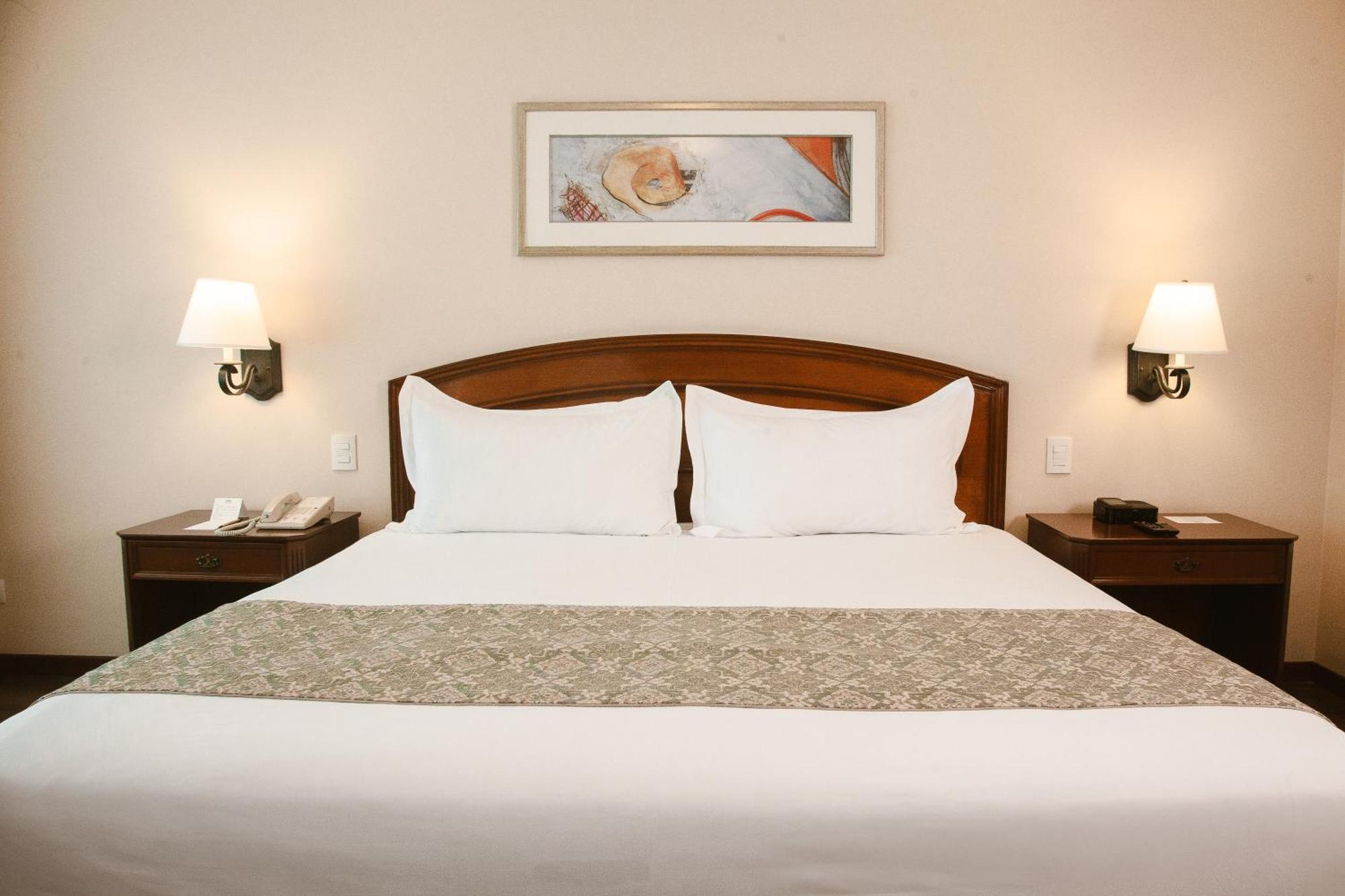 Los Tallanes Hotel & Suites Lima Exterior foto
