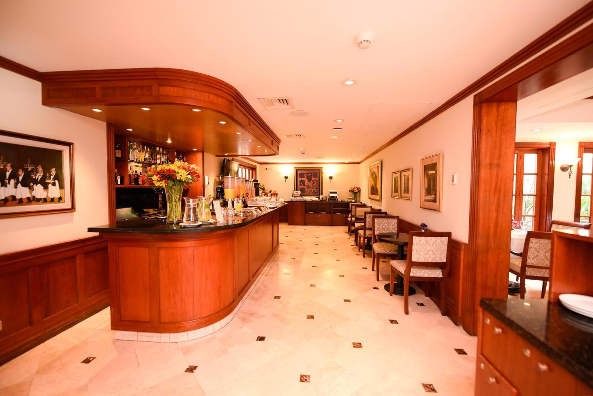 Los Tallanes Hotel & Suites Lima Exterior foto